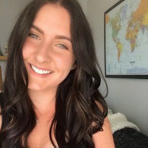 Meet your Posher, Lorie